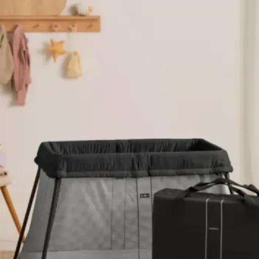 Test BABYBJÖRN Lit Parapluie Light : le lit de voyage qui simplifie vraiment les déplacements
